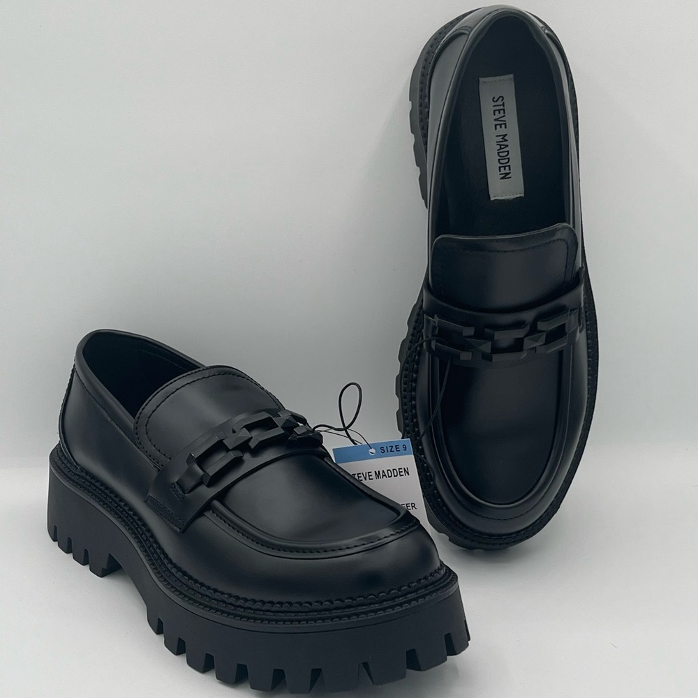 Steve Madden ladies loafer black size 9